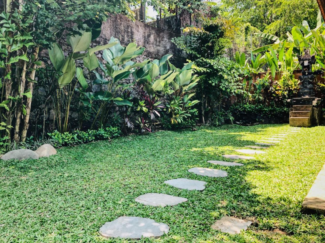 Batu Alam Villa Batubulan  Luaran gambar